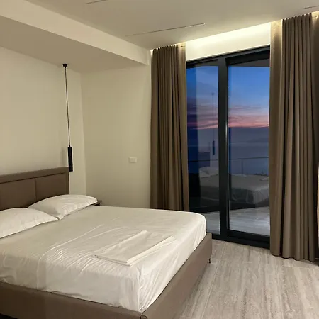 ベッド・アンド・ブレックファスト Gramozi Kaninë