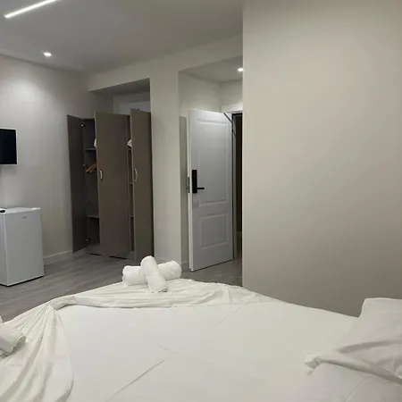 Gramozi 住宿加早餐酒店