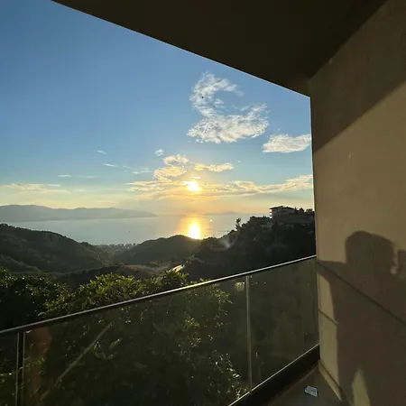 ベッド・アンド・ブレックファスト Gramozi Kaninë